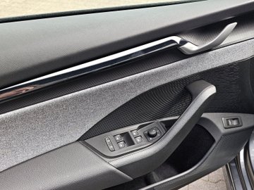 Octavia Combi 2.0 TDI DSG Tour ACC AHK Navi eHeck – Bild 8