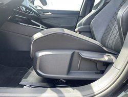 Golf VIII 1.5 eTSI R-Line R-Line IQLight ACC AHK