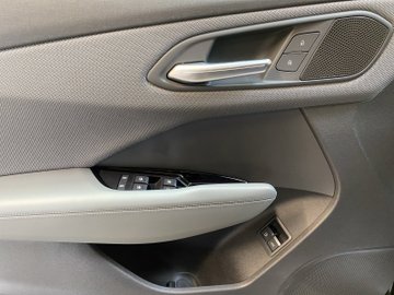Q3 Sportback e-hybrid 1.5 200kW Pano S-line AHK – Bild 9