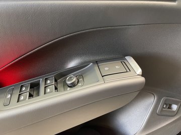 T-Roc R-Line 1.5 l eTSI OPF DSG R-Line IQLight – Bild 10