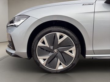 Superb Combi Sportline Navi DCC ACC AHK eSitz – Bild 18