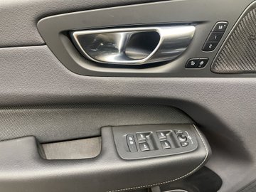 XC60 T8 PHEV R Design Plus Dark ACC AUT Kam. Navi – Bild 9
