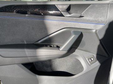 Tiguan R-Line 2.0 l TDI 4MOTION 7-Gang-DSG DCC – Bild 9