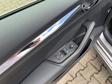 Octavia Combi 2.0 TDI Style AHK AUT Navi Sportp. – Bild 8