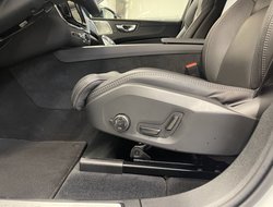 XC60 B5 (E6e) Ultra Dark ACC AHK AUT Kam. Leder