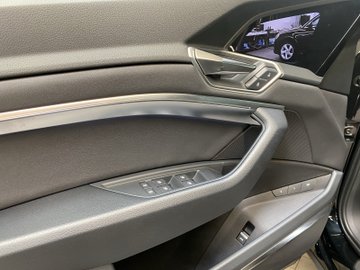 Q8 e-tron Sportback  55 quattro S-Line Pano AUT – Bild 9