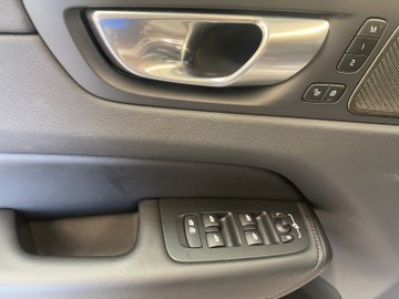 XC60 B4 (Diesel) Plus Dark ACC|AHK|AUT|Kam.|Navi – Bild 9