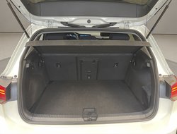 Golf VIII 1.0 eTSI Active ACC AHK AUT Kam. Navi