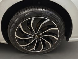 Golf VIII 1.5 eTSI Active ACC AUT Navi Virtual