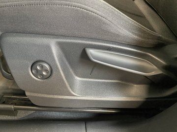 Q5 40 2.0 TDI quattro S-Line Pano S-line AUT LED – Bild 10