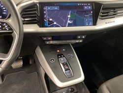 Q4 40 e-tron Basis ACC AUT Kam. Navi Pano HUD LM