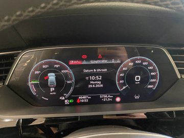 Q8 e-tron Sportback  50 quattro advanced Pano LM – Bild 12
