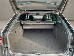 Superb Combi 1.4 TSI Sportline iV DCC ACC AUT LM