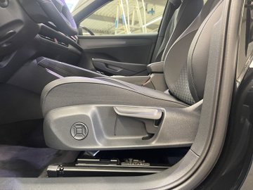 T-Roc R-Line 1.5 l eTSI OPF DSG R-Line IQLight – Bild 10