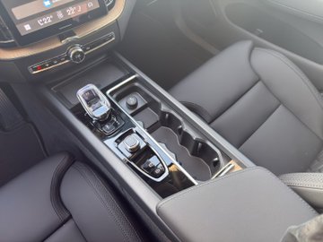 XC60 T8 AWD PHEV ULTRA DARK ACC|AUT|Kam.|Navi|LM – Bild 14