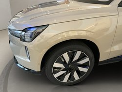 EX90 Twin Motor Performance Ultra 517PS 7-Sitzer