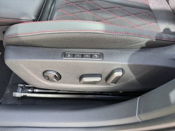 Octavia Combi 2.0 TSI DSG RS Pano AHK Navi SHZ – Bild 9