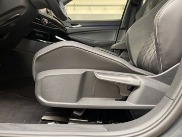 Golf VIII 1.5 eTSI R-Line R-Line AUT Sportp. LED – Bild 10