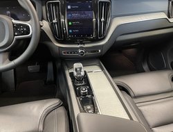 XC60 B5 (E6e) Ultra Dark ACC AHK AUT Kam. Leder