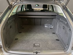 Superb Combi 2.0 TDI Style ACC AUT Kam. Navi LED