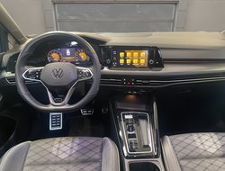 Golf VIII 1.5 eTSI R-Line R-Line AUT Kam. LED LM