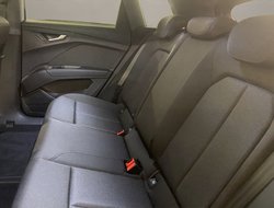 Q4 40 e-tron Basis ACC AUT Kam. Navi Standh. HUD