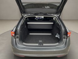 Superb Combi L&K DCC ACC AHK Pano Navi